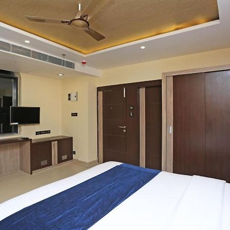 Hotel Golden Orchid Bhubaneswar Exteriör bild