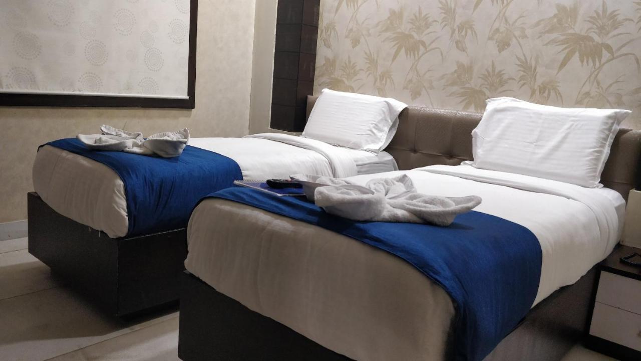 Hotel Golden Orchid Bhubaneswar Exteriör bild